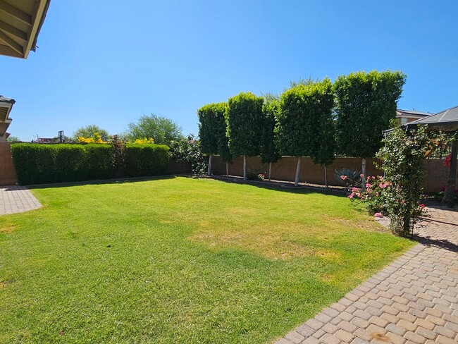 Building Photo - Spacious 4584 sq ft Home in Adora Trails!