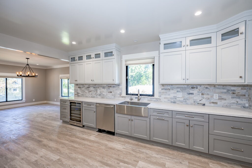 Building Photo - 494 S Marengo Ave