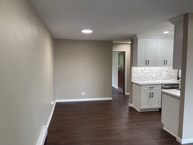 Building Photo - 1444 Carriage Ln