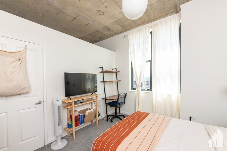 Building Photo - 1464 S Michigan Ave