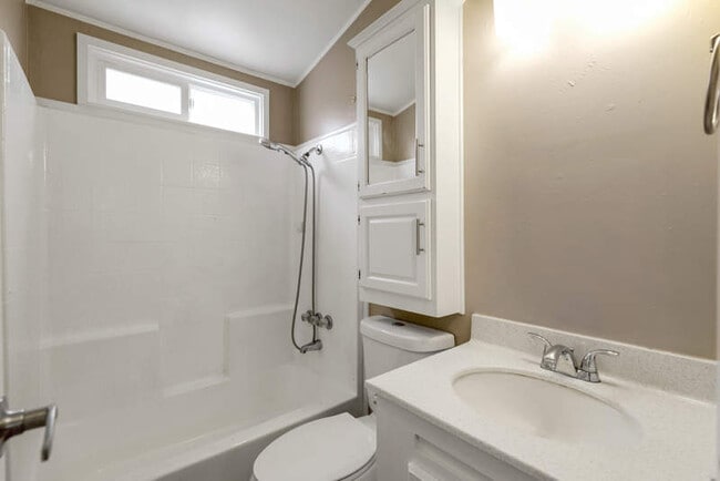 Building Photo - 341 3rd Ave