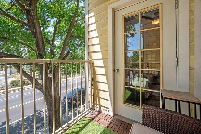 Building Photo - 410 S Armenia Ave