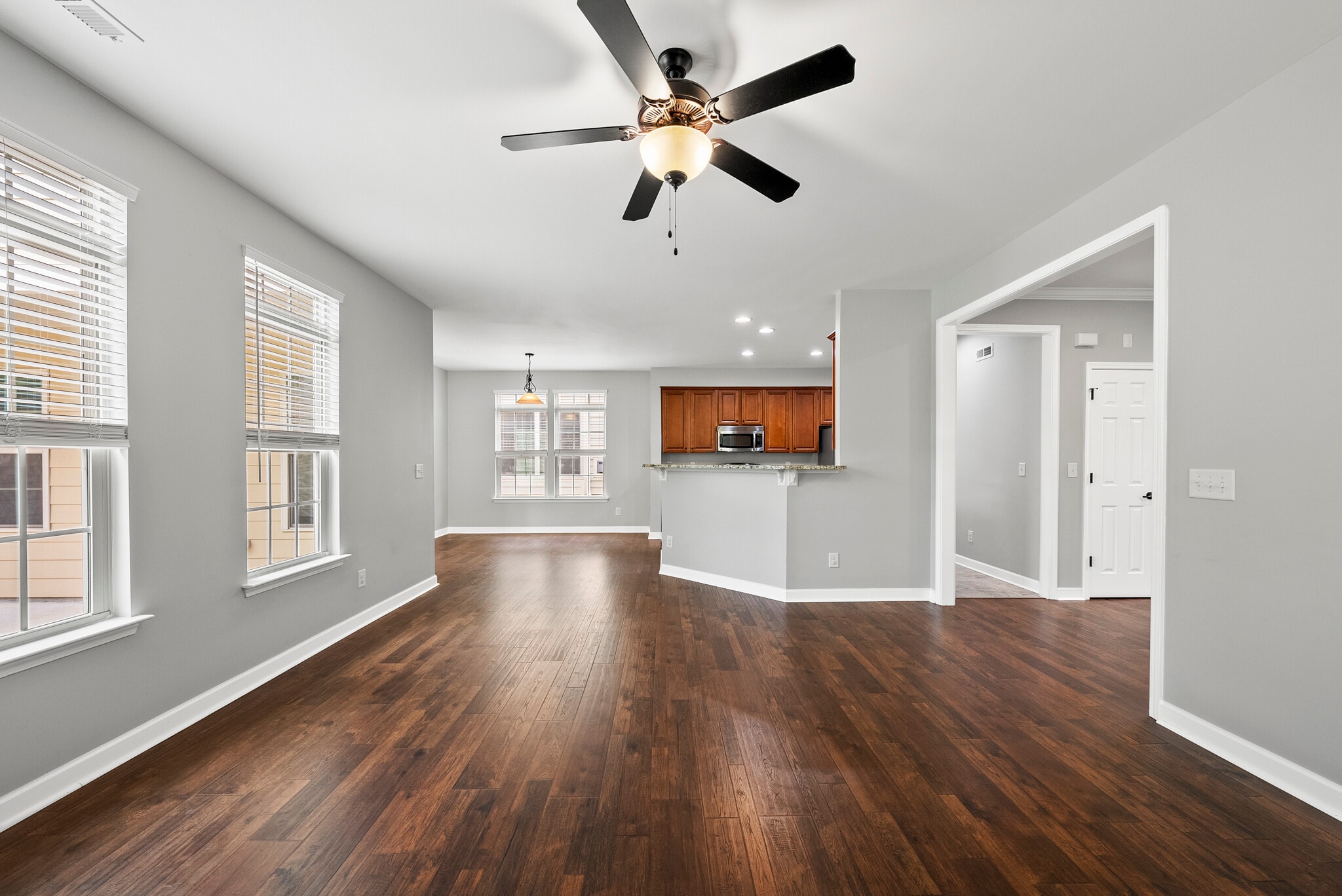 Building Photo - 1004 Crinoline Ln