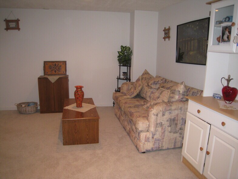 Building Photo - 5472 Baneberry Ave