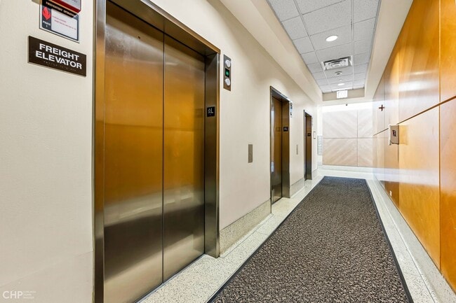 Building Photo - 1717 S Prairie Ave