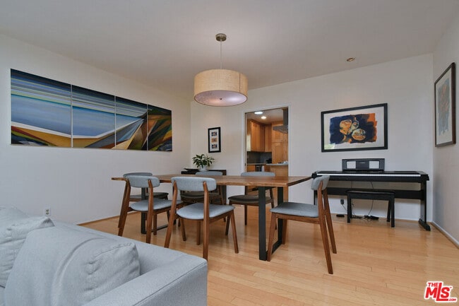 Building Photo - 3421 Castlewoods Pl