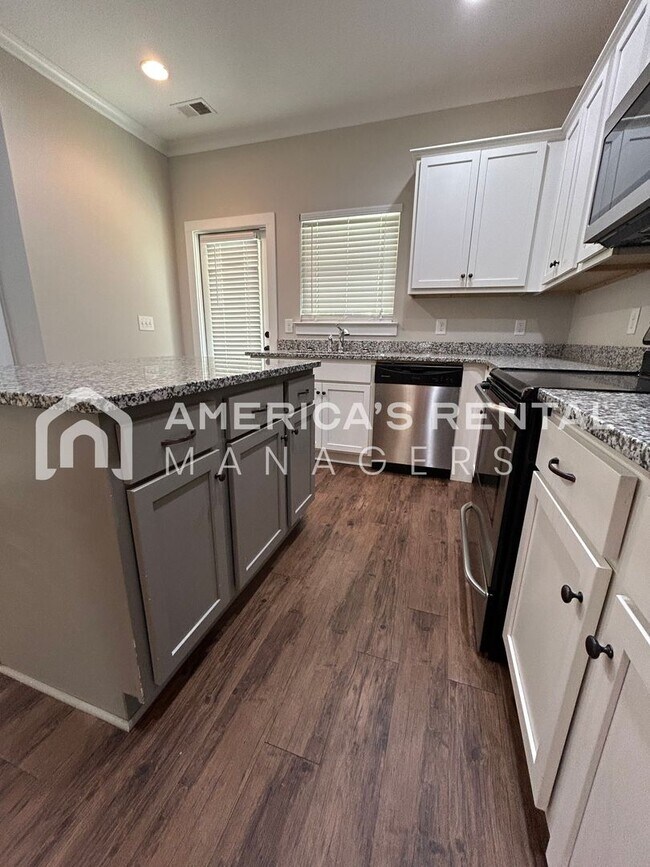 Building Photo - Home for Rent in Lake Cyrus! Available to View Now!!!