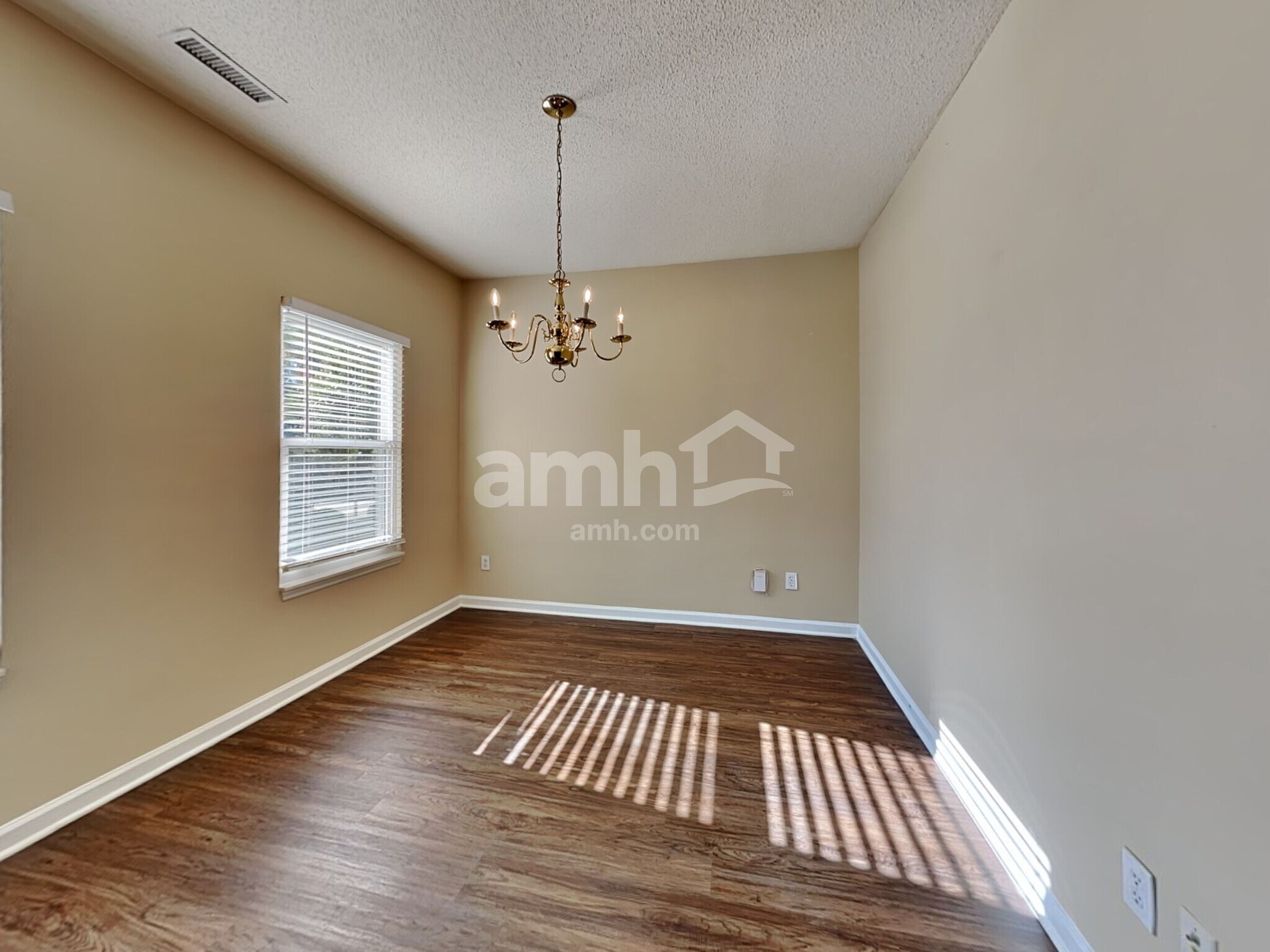 Building Photo - 5509 Cumberland Plain Dr