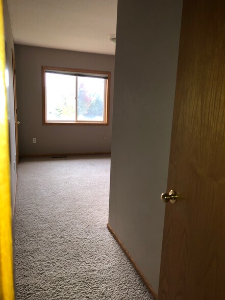 Building Photo - 2106 Linden Trl