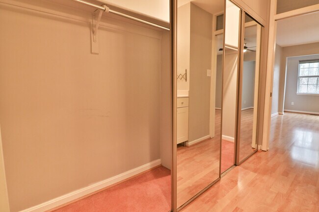 Building Photo - 10488 Parthenon Ct