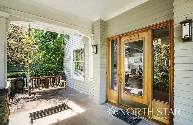 Building Photo - Live in a National Historic Home