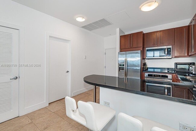 Building Photo - 2301 Collins Ave