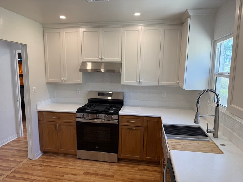 Building Photo - 2734 Lytelle Pl