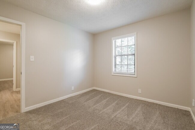 Building Photo - 2127 Atkinson Ln