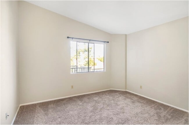 Building Photo - SPECTACULAR OCEAN CLOSE CONDO!!!!