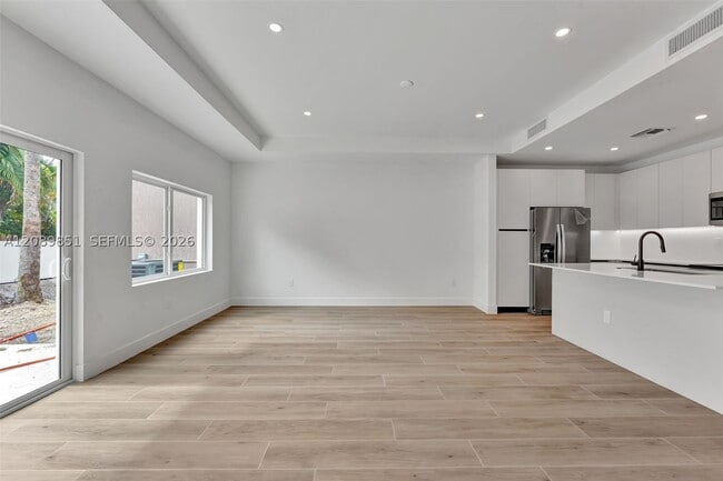 Building Photo - 1533 NW 94th Ave