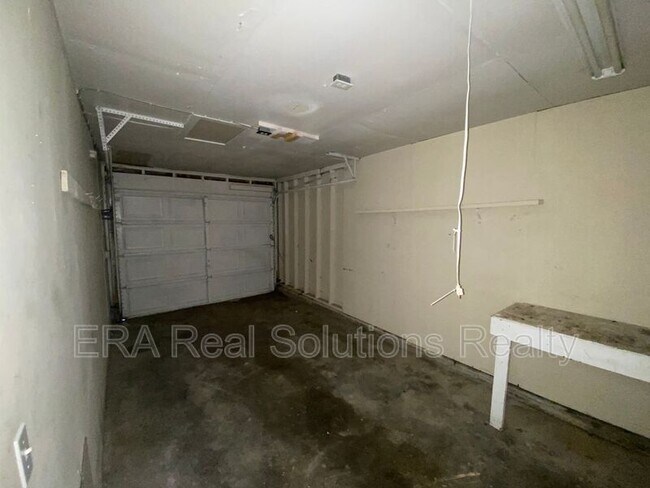 Building Photo - 2562 Bracebridge Dr