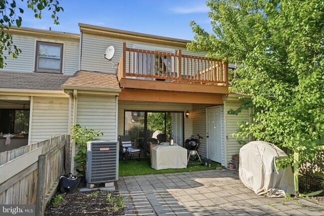 Building Photo - 272 Hudson Ct