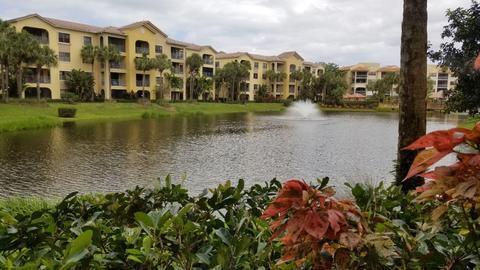 Building Photo - 300 Uno Lago Dr
