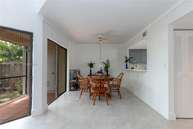 Building Photo - 2513 San Remo Cir