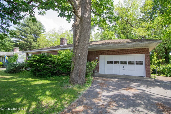Primary Photo - 59 Parkwood Dr