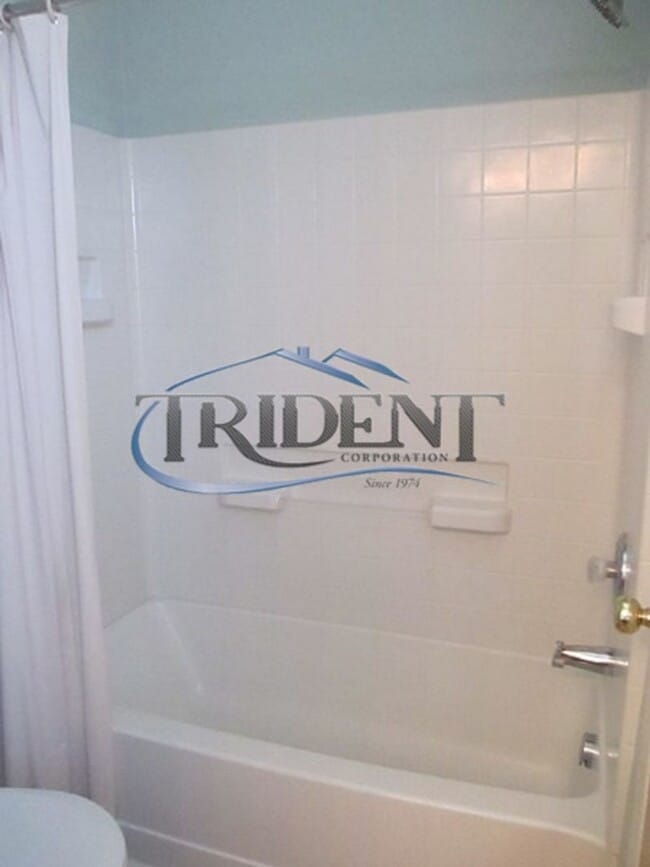 Building Photo - *OPEN HOUSE CANCELED* 3 bedroom, 3 bath house with Bonus Room