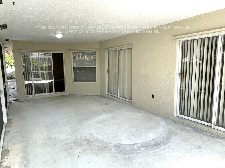 Building Photo - 5831 NW 40th Ln