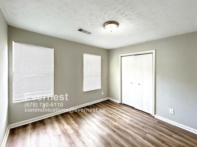 Building Photo - 3-Bedroom, 2-Bath Home with Serene Natural...