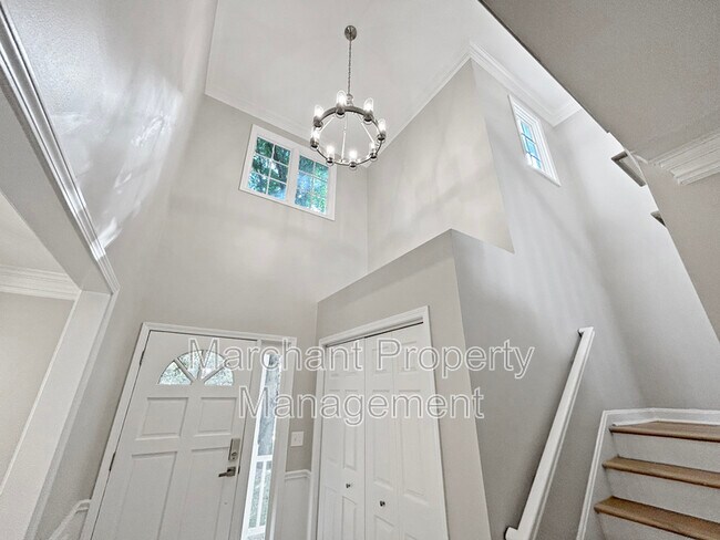 Building Photo - 7 Waxwing Ct