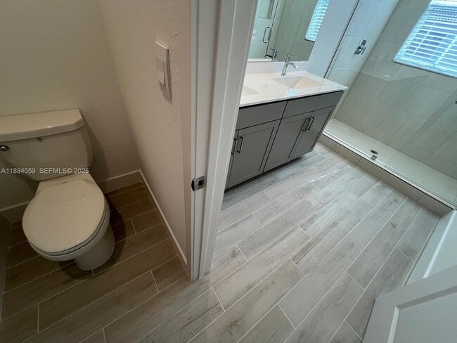 Building Photo - 109 SW 170th Ave