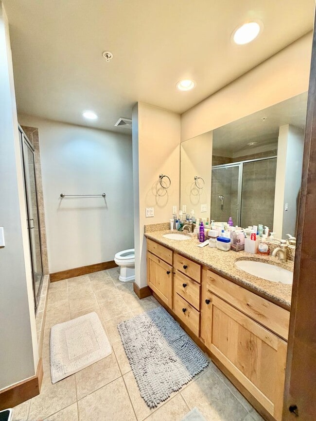Building Photo - Monterra Condo