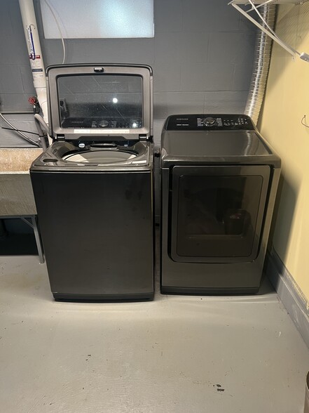 Building Photo - 328 Jamestown Rd