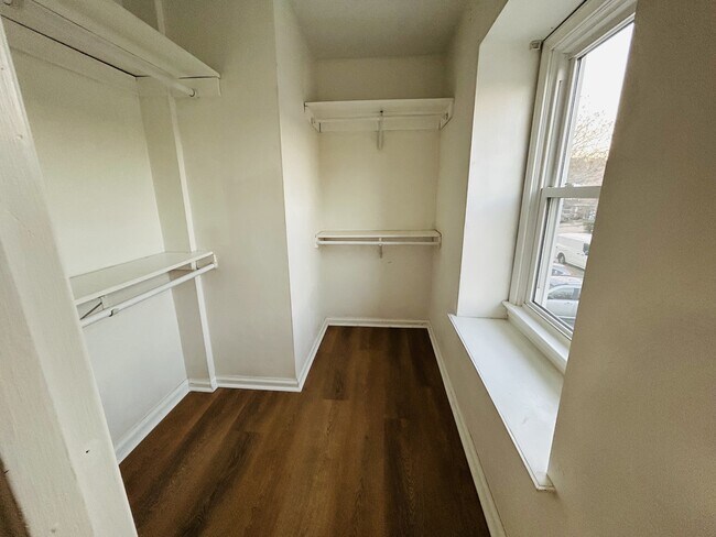 Building Photo - 5607 Gates Landing Rd