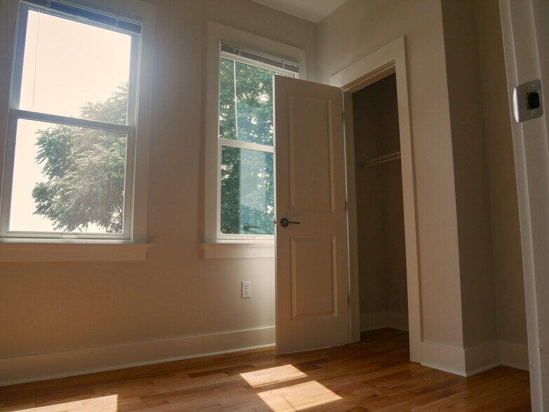 Building Photo - 3113 Warsaw Ave