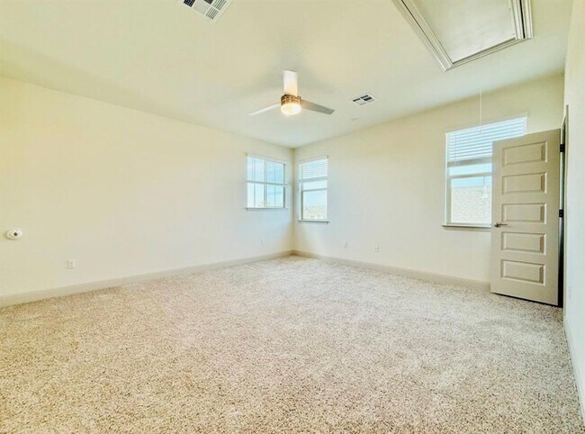 Building Photo - 18321 Anicio Gallo Dr