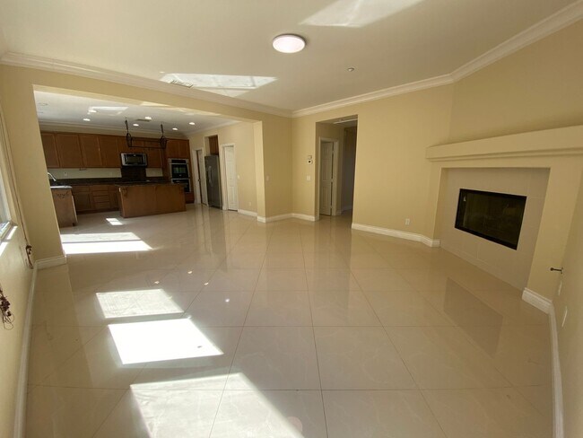 Building Photo - 2 story 4 Bedroom Home located in Amber Woods Community