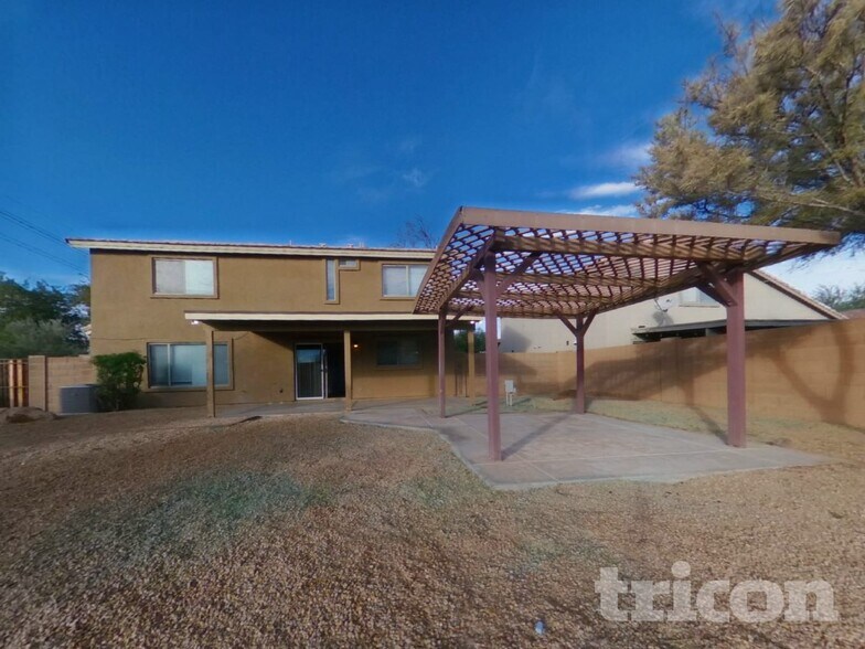 Building Photo - 2645 S 63rd Ln