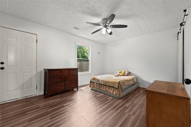 Building Photo - 6338 Stablewood Way