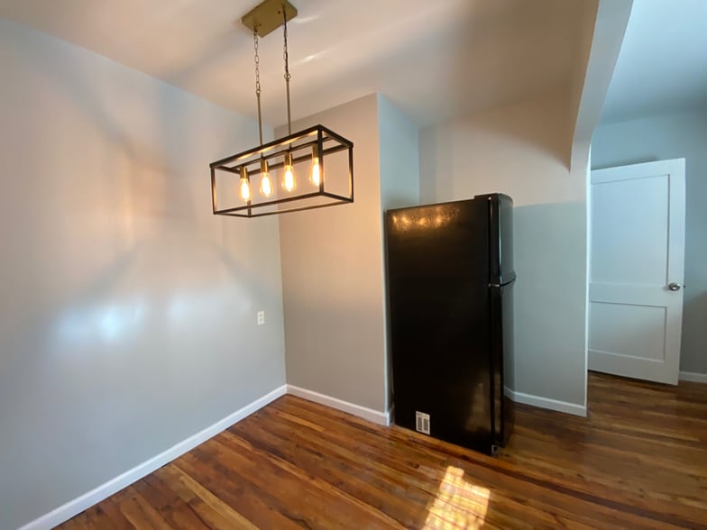 Building Photo - 3020 Forest Dr