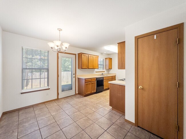Building Photo - 1521 Fianna Pl Ct