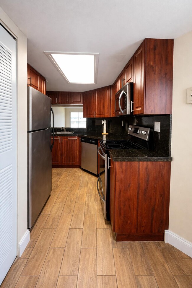 Building Photo - 2837 N Course Dr