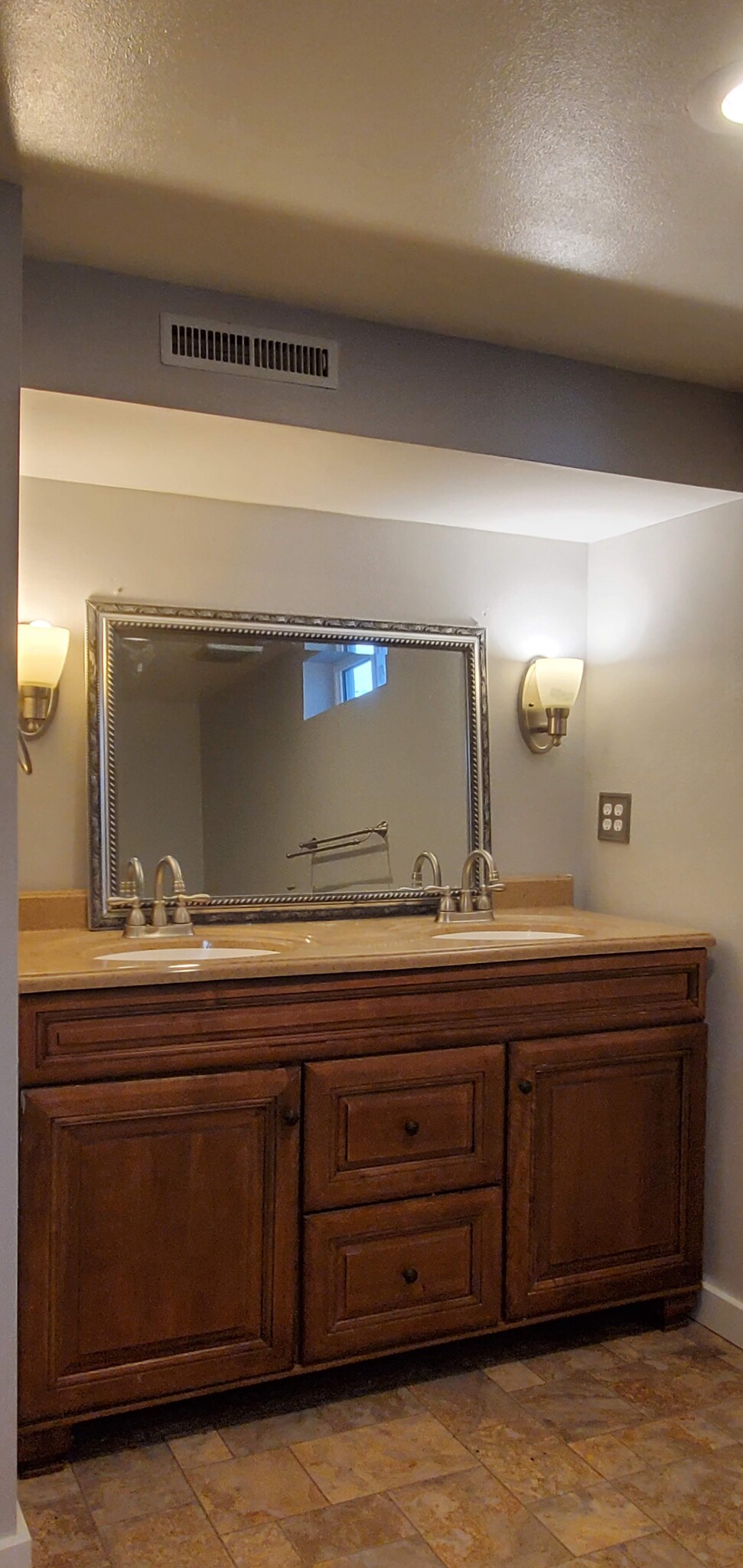 Double Vanity - 5418 N Maple St