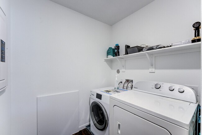 Building Photo - 338 Shady Cedar Hl Ln