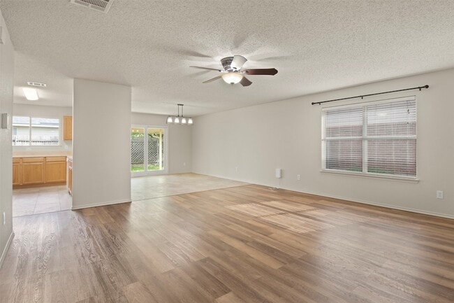 Building Photo - 536 Del Mar Dr