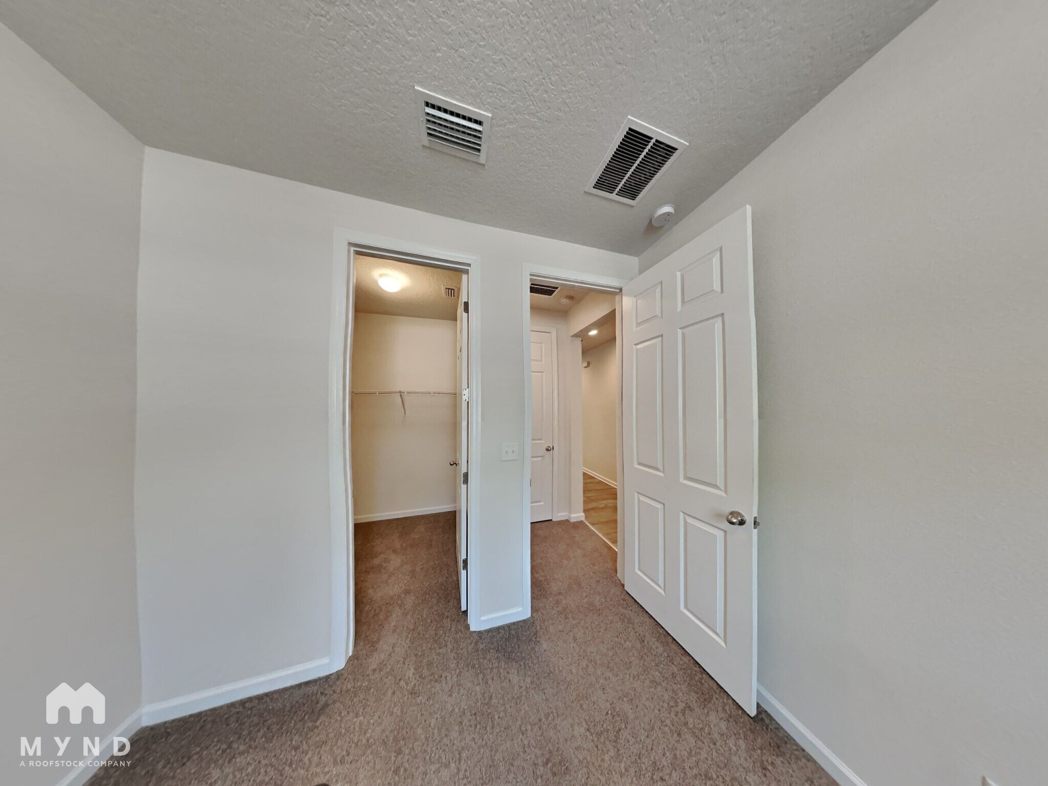 Building Photo - 2880 Alpin Dr