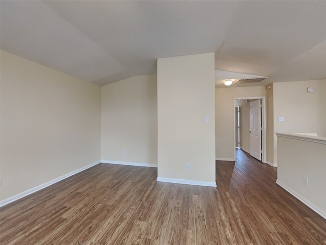 Building Photo - 1913 Plum Falls Ln