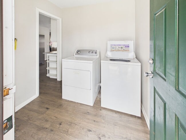 Building Photo - 500 Hancock Ave