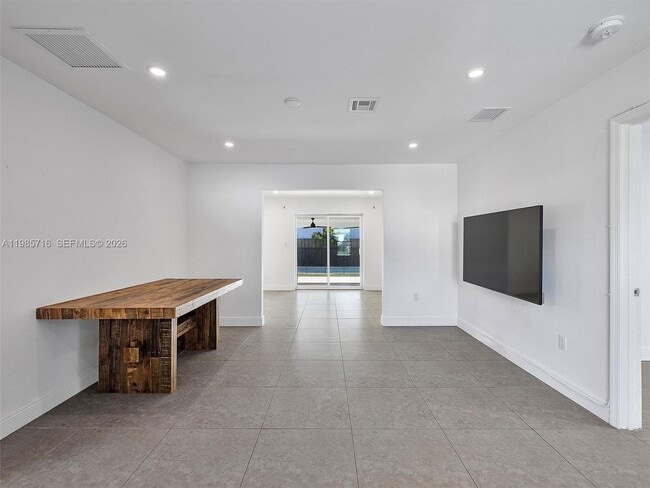 Building Photo - 340 NW 45th St