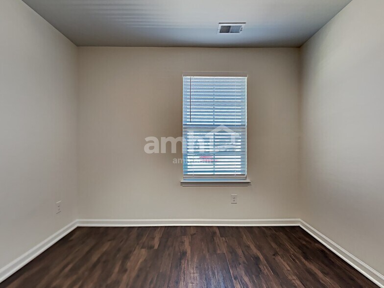 Building Photo - 1360 Hermitage Ln