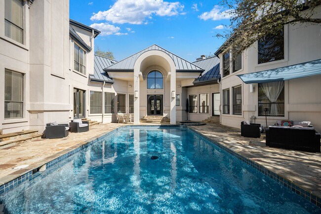 Building Photo - 3 Birnam Oaks